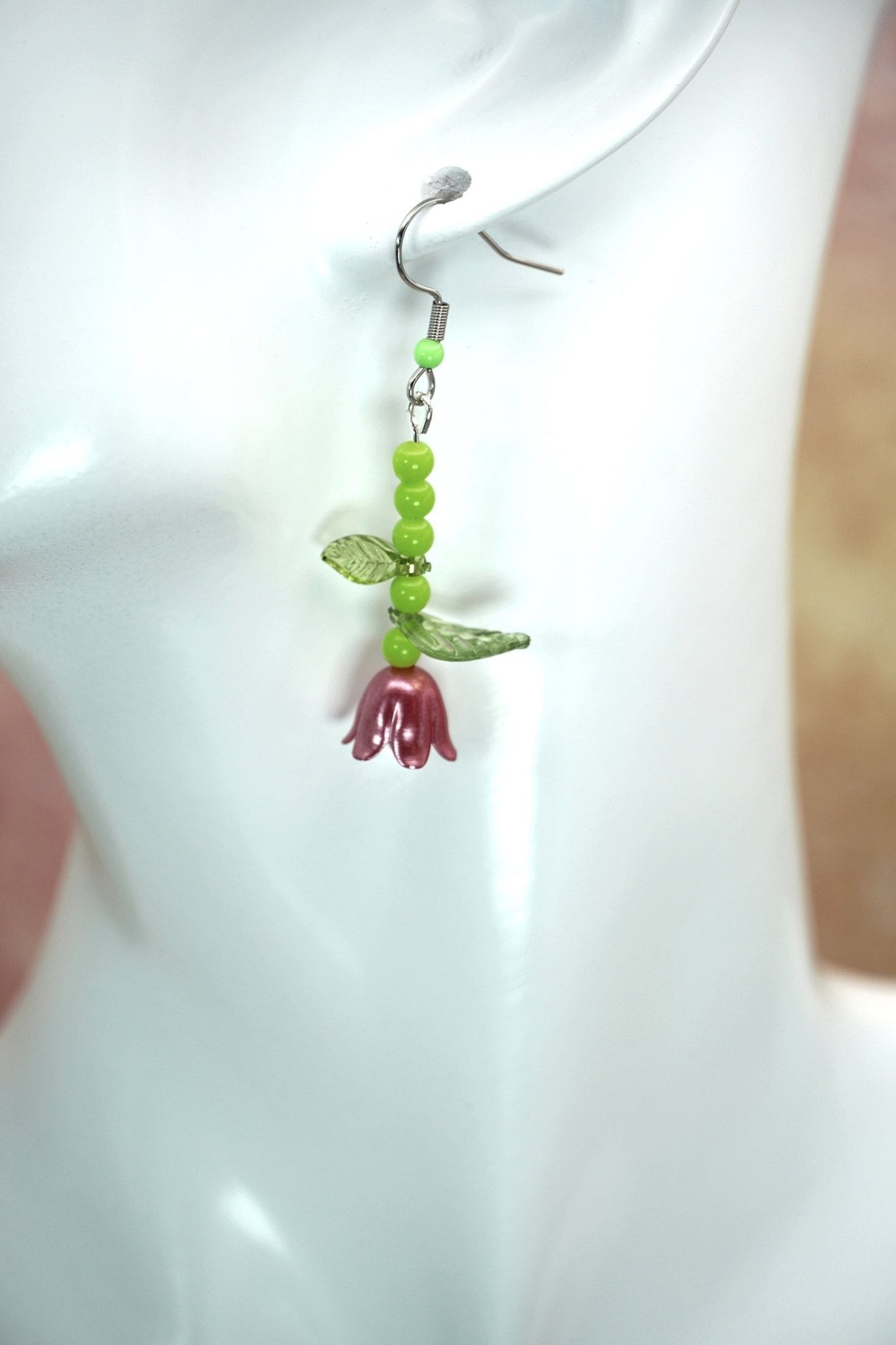 Red Tulip Earrings, Beaded Tulip Earrings, Dangle Flower Earrings, Red Tulips, 3D Red Tulip Flower, Bellflower Earrings, Acrylic Flowers - Dekowaii Jewelry Company